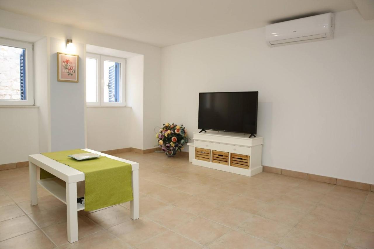 Holiday Home Yan With Bay View Vodice Exteriör bild